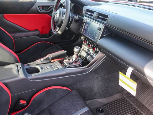 Used 2024 Toyota GR86 TRUENO Edition image 17