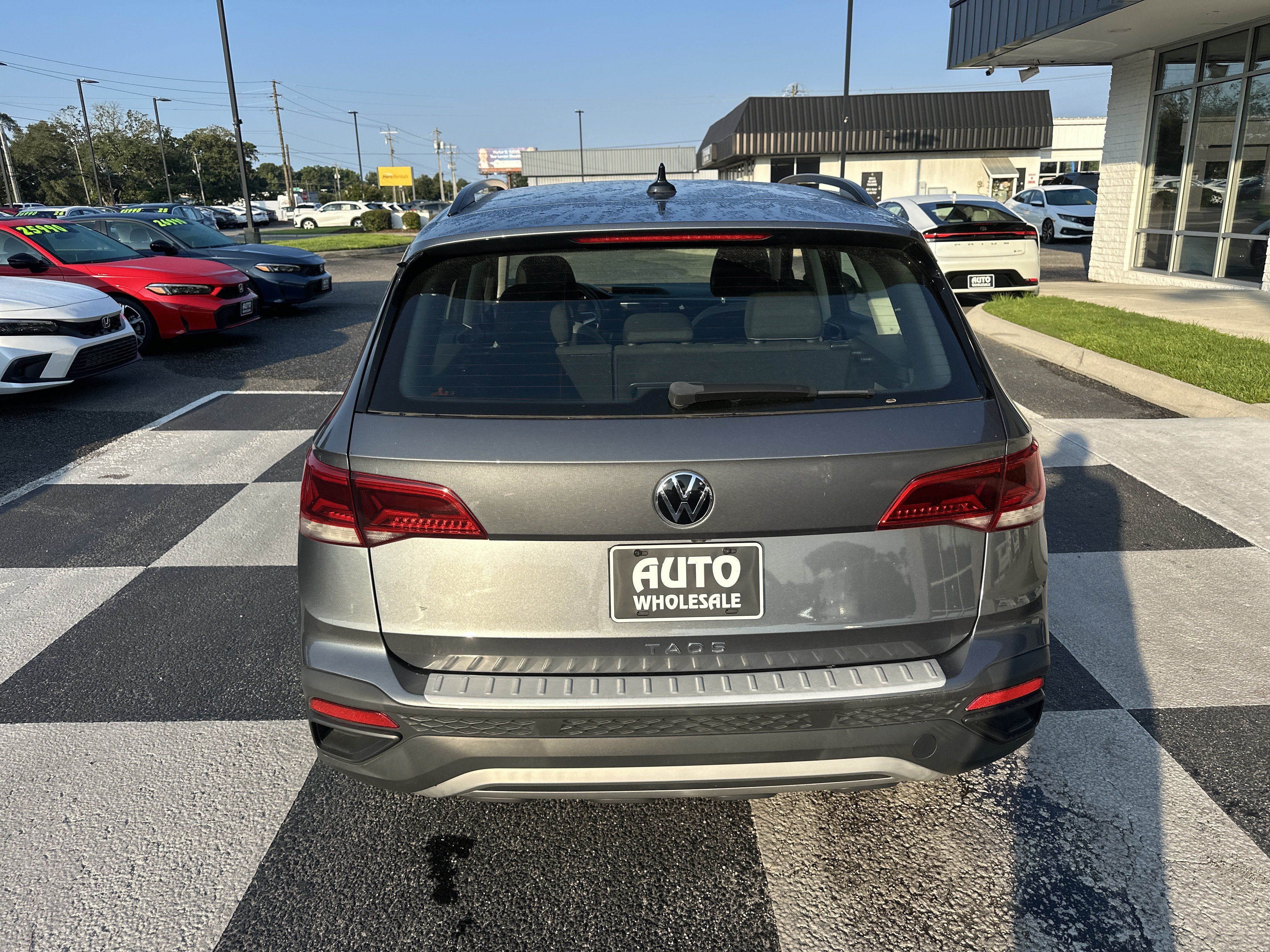 Used 2023 Volkswagen Taos S w/ Driver Assistance Package FWD image 4