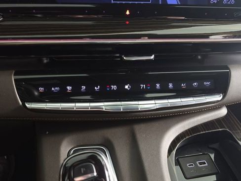 Used 2022 Cadillac Escalade ESV Sport w/ Touring Package image 16