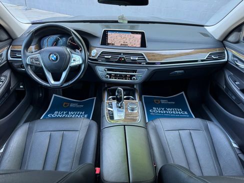 Used 2017 BMW 740i RWD image 18