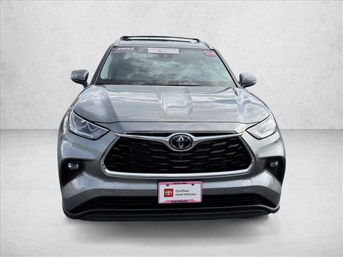 Certified 2026 Toyota Highlander Limited image 2