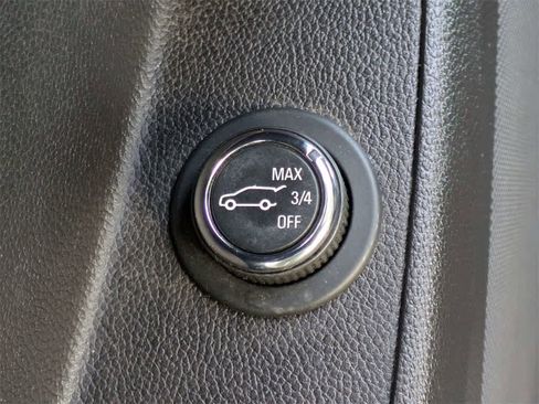 Used 2019 Chevrolet Traverse LT image 34