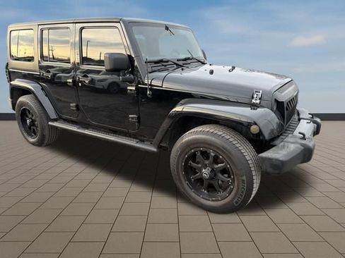 Used 2013 Jeep Wrangler Unlimited Sahara w/ Dual Top Group image 9