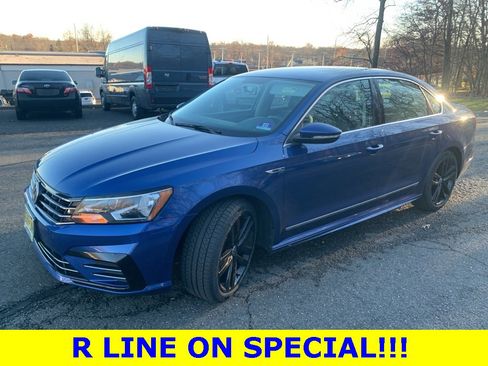 Used 2017 Volkswagen Passat 1.8T R-Line image 1