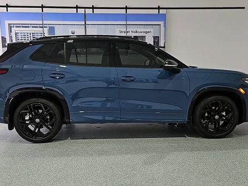 New 2026 Volkswagen Tiguan SE R-Line FWD image 10