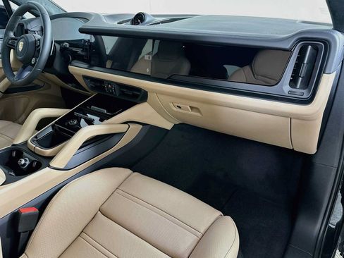 New 2026 Porsche Cayenne GTS AWD/4WD image 30