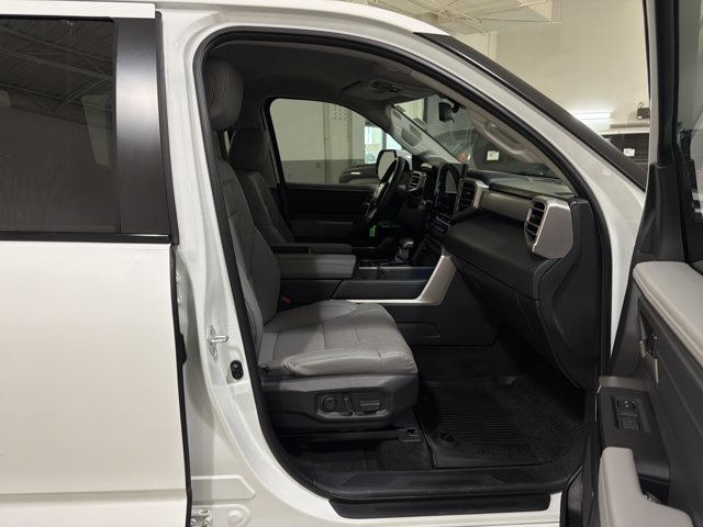 Used 2024 Toyota Tundra Limited AWD/4WD image 36