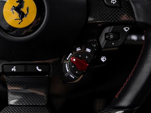 Used 2019 Ferrari 812 Superfast RWD image 19
