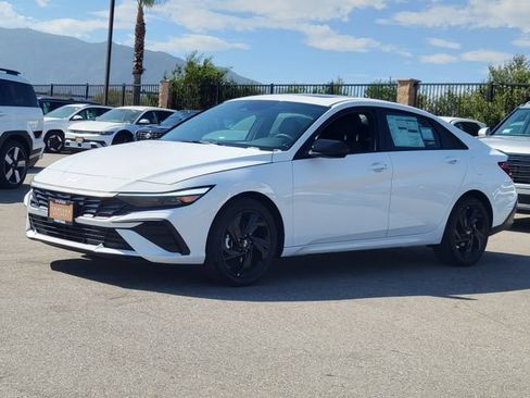 New 2026 Hyundai Elantra SEL Sport FWD image 2