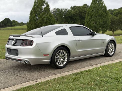 Used 2013 Ford Mustang Premium RWD image 20