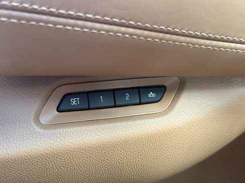Used 2017 Cadillac Escalade ESV Platinum RWD image 20