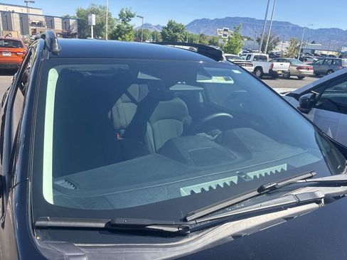 Used 2024 Subaru Crosstrek 2.0i Premium image 9