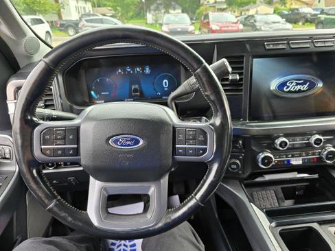 Used 2023 Ford F350 Lariat image 16
