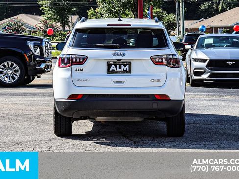 Used 2025 Jeep Compass Latitude AWD/4WD image 12