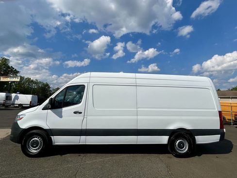 Used 2021 Mercedes-Benz Sprinter 2500 w/ Driver Convenience Package image 3
