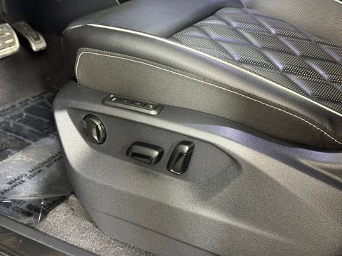 Used 2025 Volkswagen Atlas SEL Premium R-Line AWD/4WD image 8