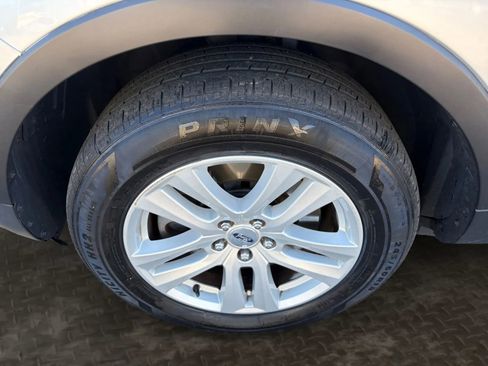 Used 2019 Ford Explorer XLT w/ Equipment Group 202A AWD/4WD image 37