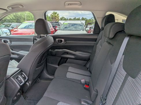 Used 2021 Kia Sorento LX FWD image 14