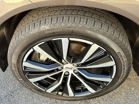 Used 2024 Volvo XC60 B5 Plus w/ Climate Package AWD/4WD image 31