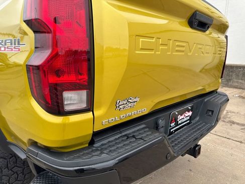 Used 2023 Chevrolet Colorado Trail Boss w/ Technology Package AWD/4WD image 46