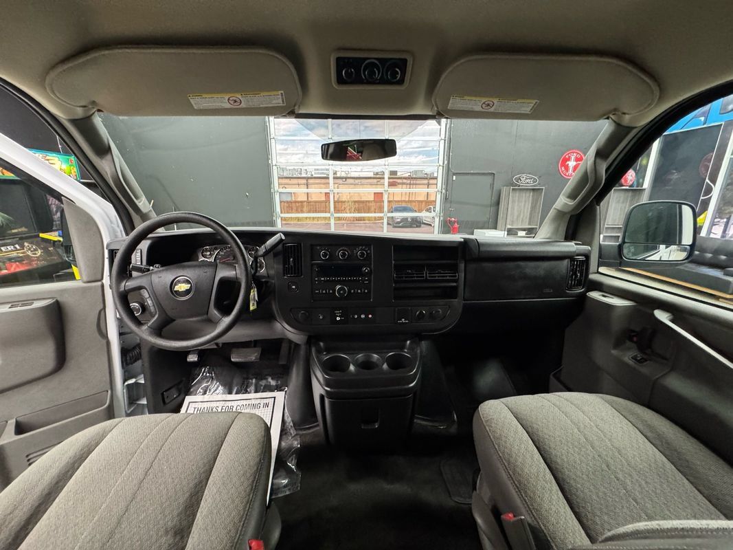 Used 2017 Chevrolet Express 3500 LT w/ LT Preferred Equipment Group RWD image 23