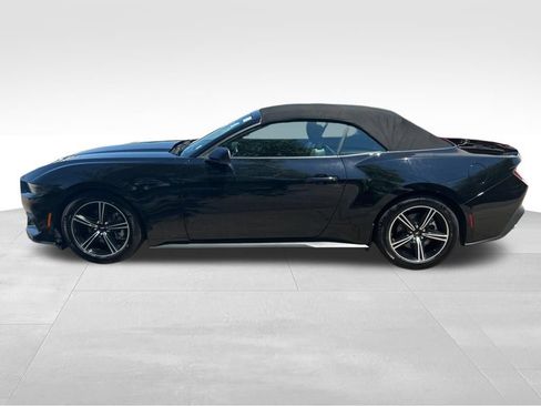 Used 2025 Ford Mustang Premium RWD image 21