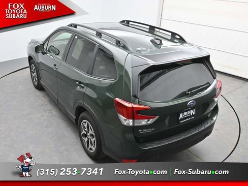 Used 2024 Subaru Forester Premium w/ Pop Package 2 image 25
