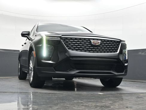 Used 2024 Cadillac XT4 Premium Luxury FWD image 46