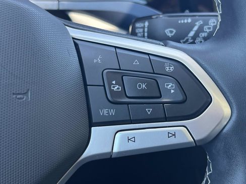 Certified 2023 Volkswagen Taos SE w/ Panoramic Sunroof Package FWD image 10