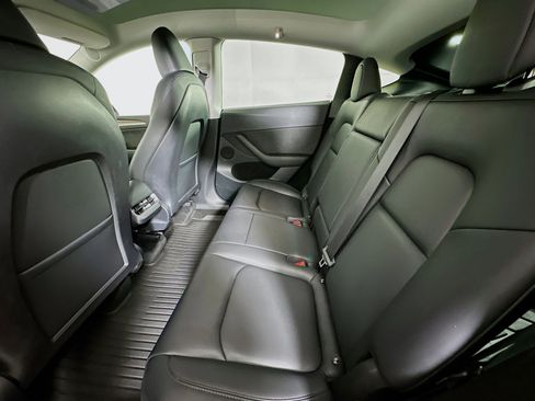 Used 2023 Tesla Model Y Long Range image 27