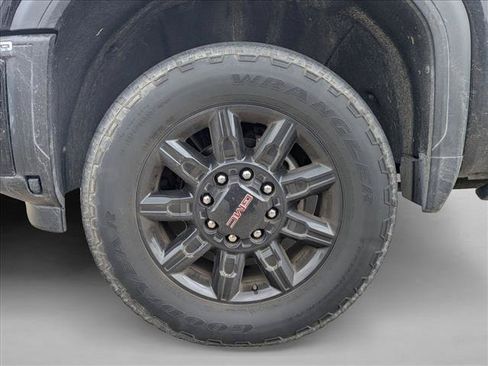 Used 2024 GMC Sierra 2500 AT4 w/ Technology Package AWD/4WD image 18