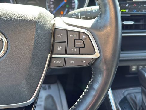 Used 2022 Toyota Highlander Platinum AWD/4WD image 31
