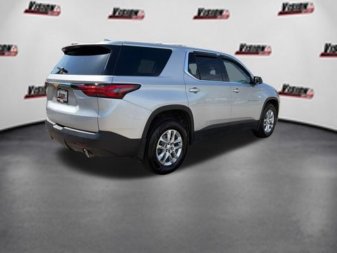 Used 2022 Chevrolet Traverse LS AWD/4WD image 5