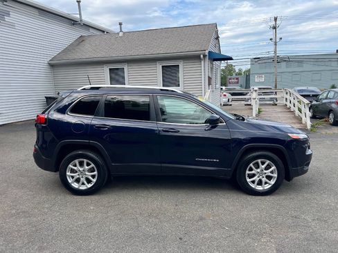 Used 2016 Jeep Cherokee Latitude w/ Cold Weather Group AWD/4WD image 12
