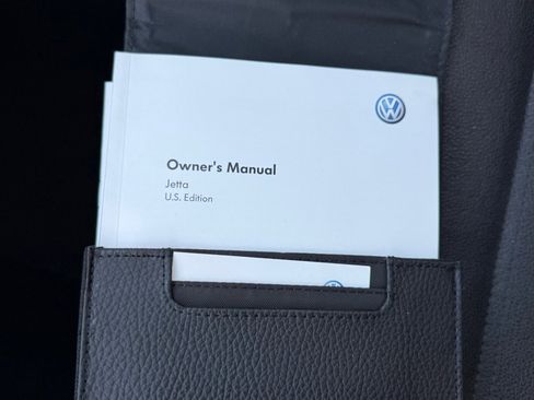 Used 2011 Volkswagen Jetta SE image 12