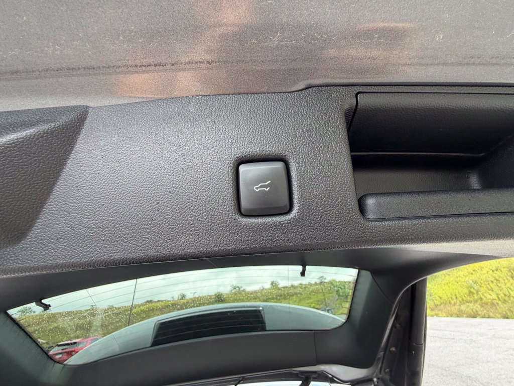 Certified 2025 Ford Escape Platinum AWD/4WD image 52