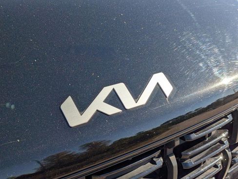 Used 2024 Kia Sorento SX Prestige w/ Sage Leather Package image 5