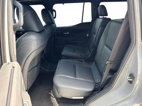 Used 2024 Lexus GX 550 w/ Accessory Package (Z1) AWD/4WD image 14