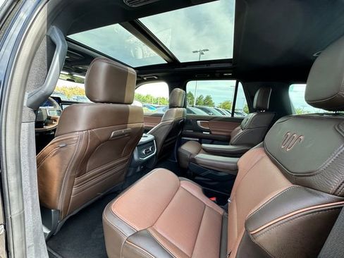 Used 2025 Ford Expedition King Ranch image 23