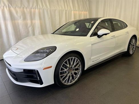 New 2026 Porsche Panamera 4 image 1