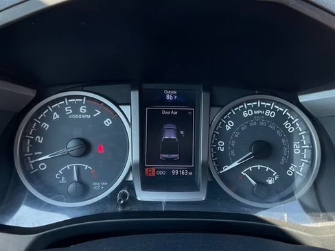 Used 2017 Toyota Tacoma Limited AWD/4WD image 21