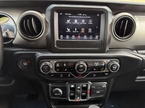 Used 2019 Jeep Wrangler Unlimited Sport S AWD/4WD image 7