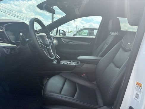 Used 2024 Cadillac XT5 Luxury AWD/4WD image 9