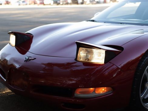 Used 2002 Chevrolet Corvette Coupe w/ Preferred Equipment Group2 image 37