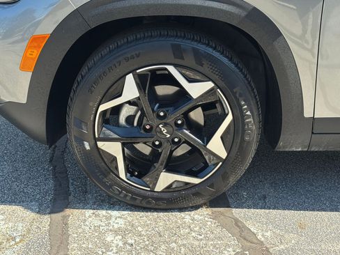 Used 2025 Kia Seltos S image 36