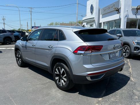 Certified 2023 Volkswagen Atlas Cross Sport SE AWD/4WD image 5