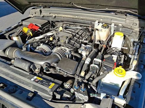 Used 2022 Jeep Gladiator Overland image 28