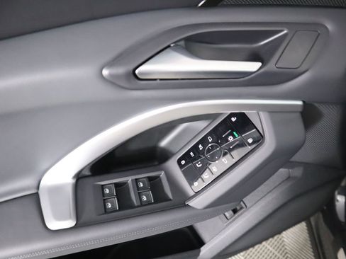 Used 2025 Audi Q5 Premium w/ Convenience Package image 26