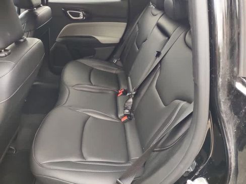 Used 2025 Jeep Compass Limited w/ Mopar Graphics Package AWD/4WD image 6