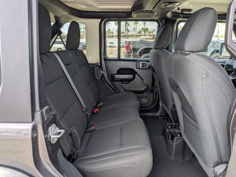 Used 2022 Jeep Wrangler Unlimited Sport AWD/4WD image 18